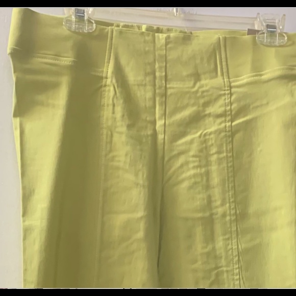 Bengaline Pull On Capri - Picture 3 of 5